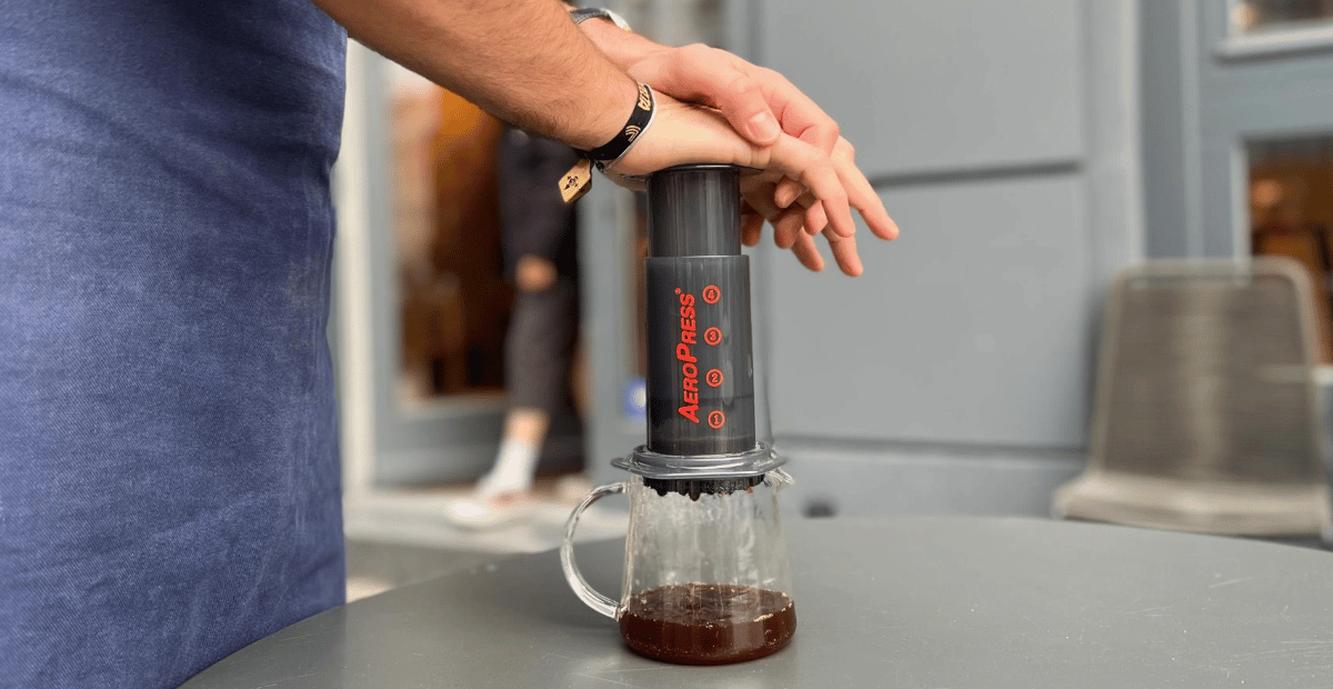 AeroPress Coffee Magic: Entdecke die einzigartige Welt der AeroPress-Kaffeezubereitung!